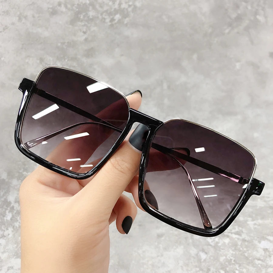 2025 Luxury Square Sunglasses – Vintage Gradient Shades for Women