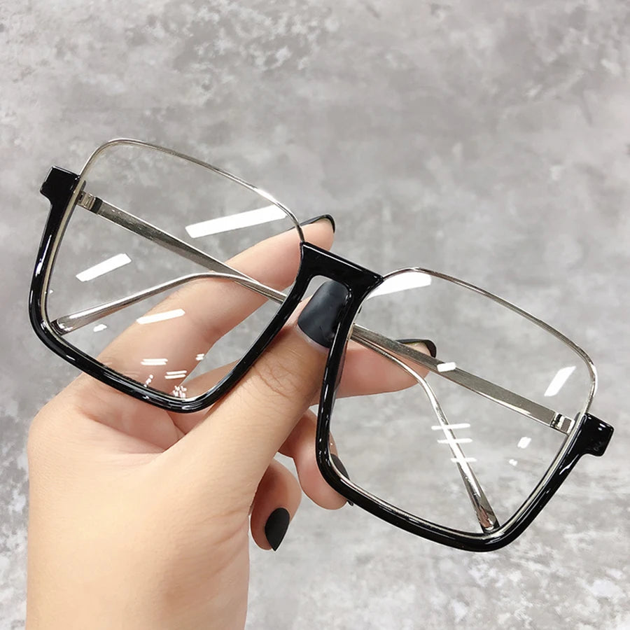 2025 Luxury Square Sunglasses – Vintage Gradient Shades for Women