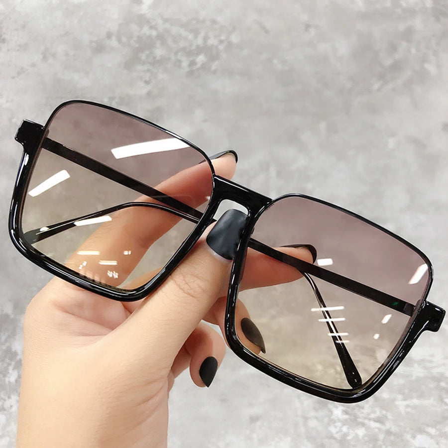 2025 Luxury Square Sunglasses – Vintage Gradient Shades for Women