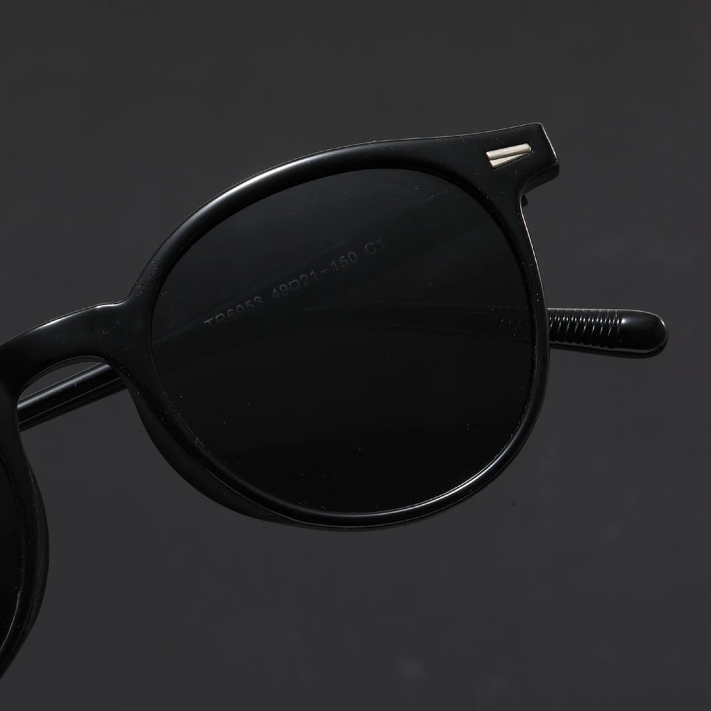 Retro TR90 — Sporty Style Meets Timeless Elegance