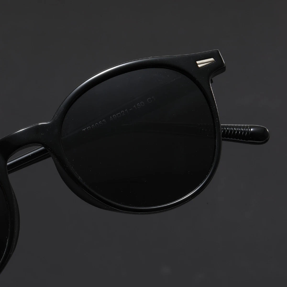 Retro TR90 — Sporty Style Meets Timeless Elegance