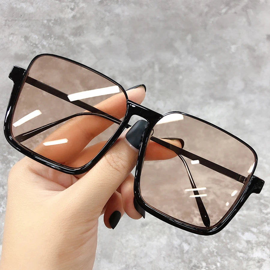 2025 Luxury Square Sunglasses – Vintage Gradient Shades for Women